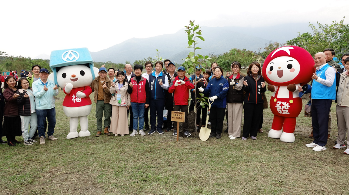 花蓮森市集號召「一起集點樹」 近千人植樹護樹愛地球