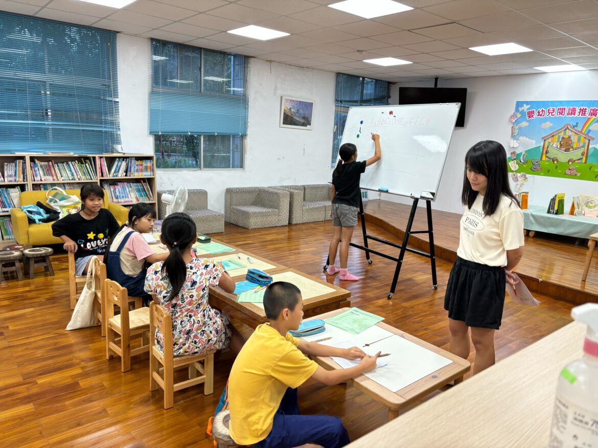 富里鄉立圖書館推動英文課程：為孩子們開啟未來之門