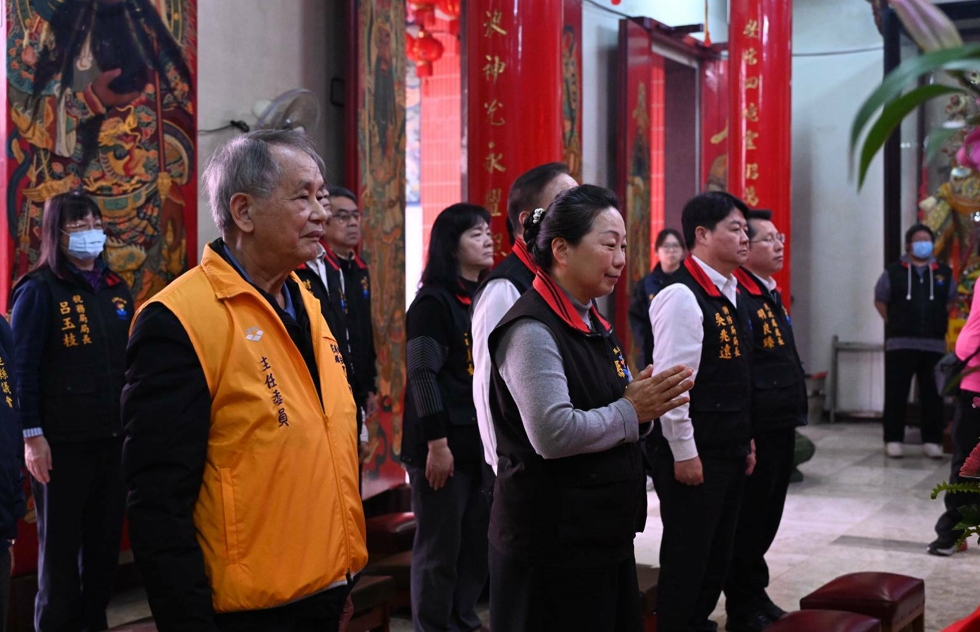 徐榛蔚率縣府團隊參拜秀林、新城各宮廟 為花蓮祈福 祈求風調雨順 昌盛繁榮 百姓安康