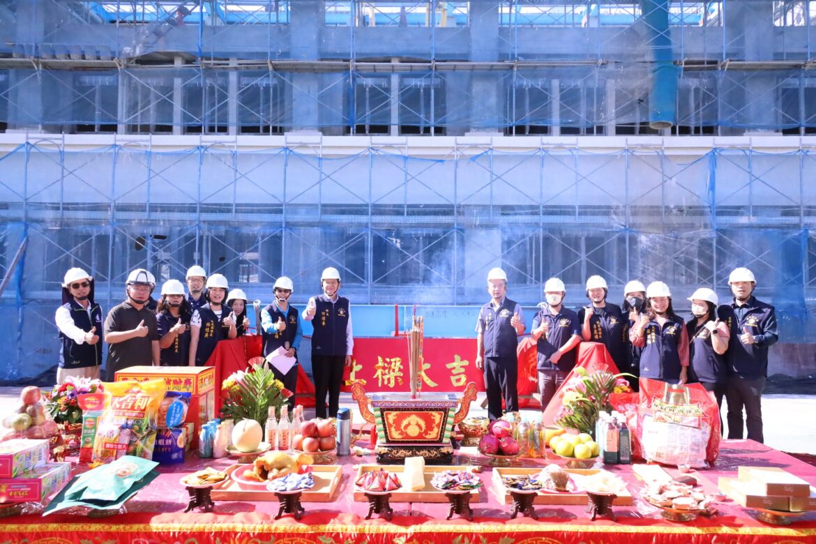 新城鄉公所新建辦公大樓舉行上樑祈福 何禮臺:工程進度穩健邁入新的里程碑