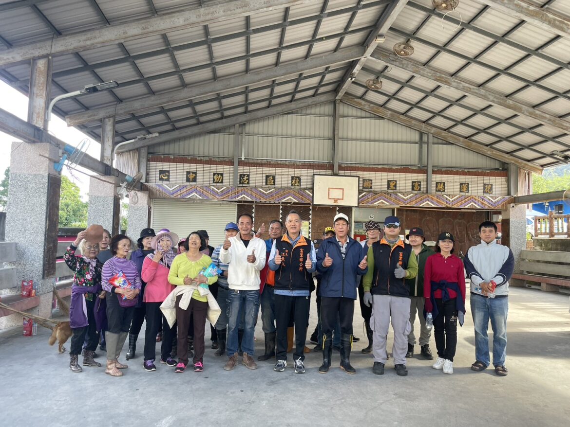 富里鄉長江東成帶領新興村掃街活動　凝聚社區力量打造更潔淨環境