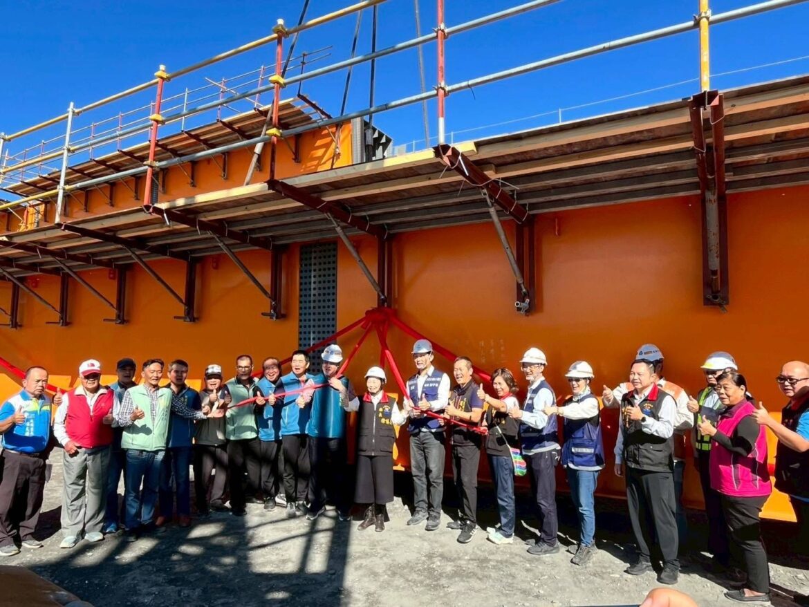 高寮大橋上梁合攏 玉里鎮長感謝縣府團隊辛勤付出