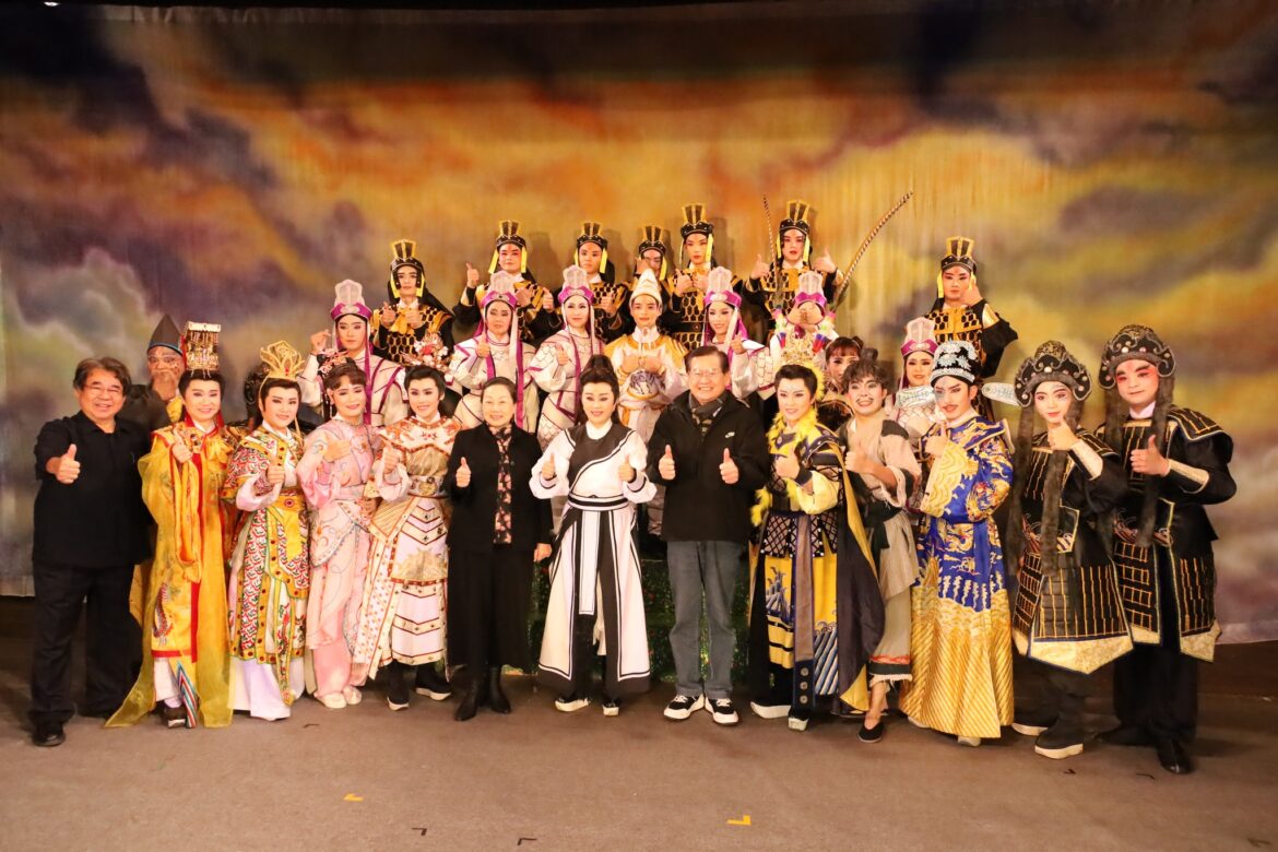 明華園總團《薛丁山傳奇》新城鄉熱鬧開演 縣鄉攜手推動藝文活動全場座無虛席