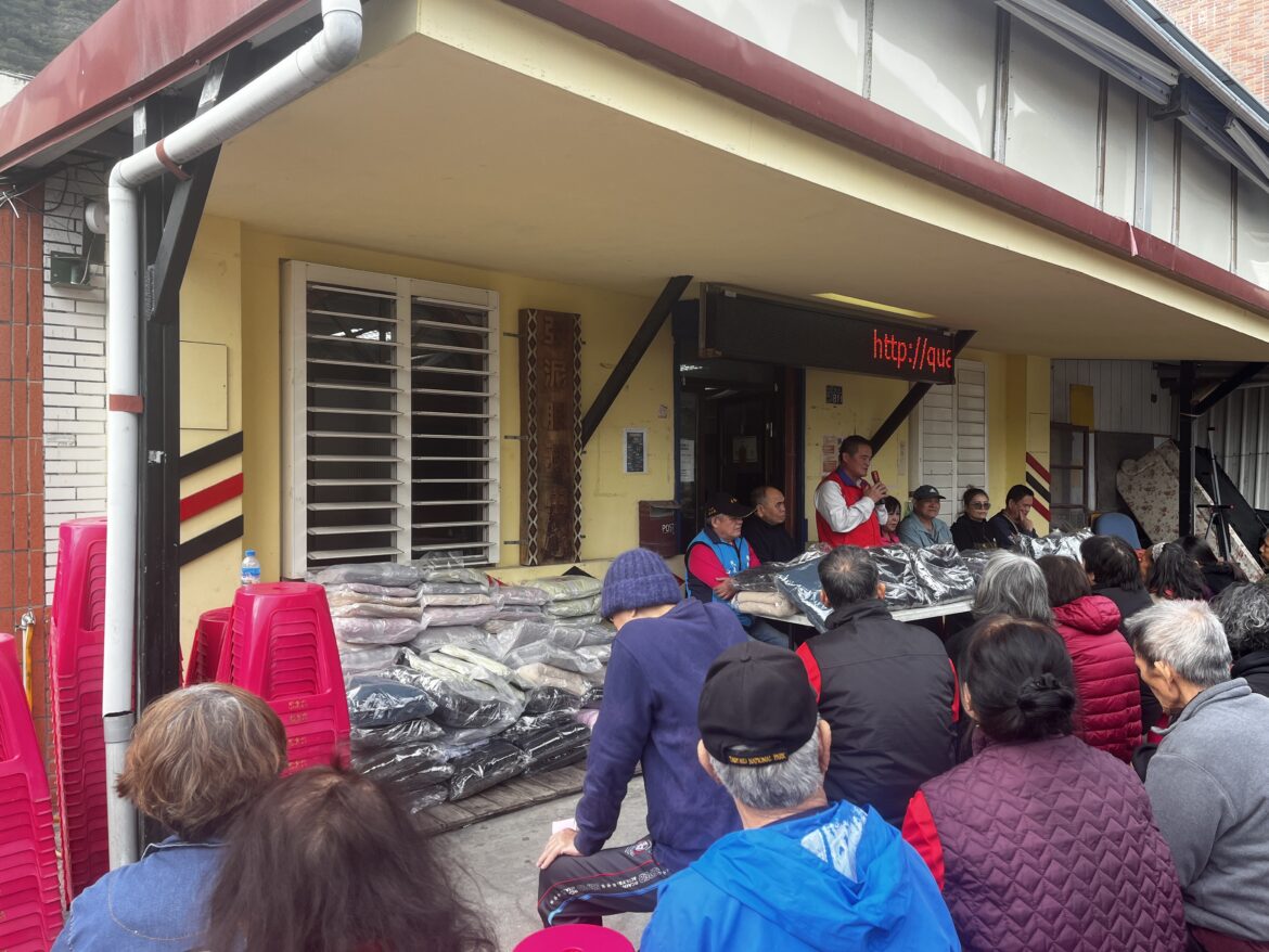 小太陽關懷協會，春節前發放寒冬愛心毛毯