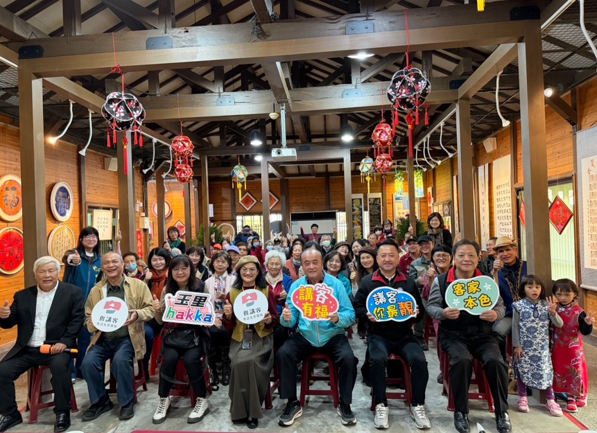 「任意悠然」鄭聘嬴書畫創作展於玉里客家生活館登場