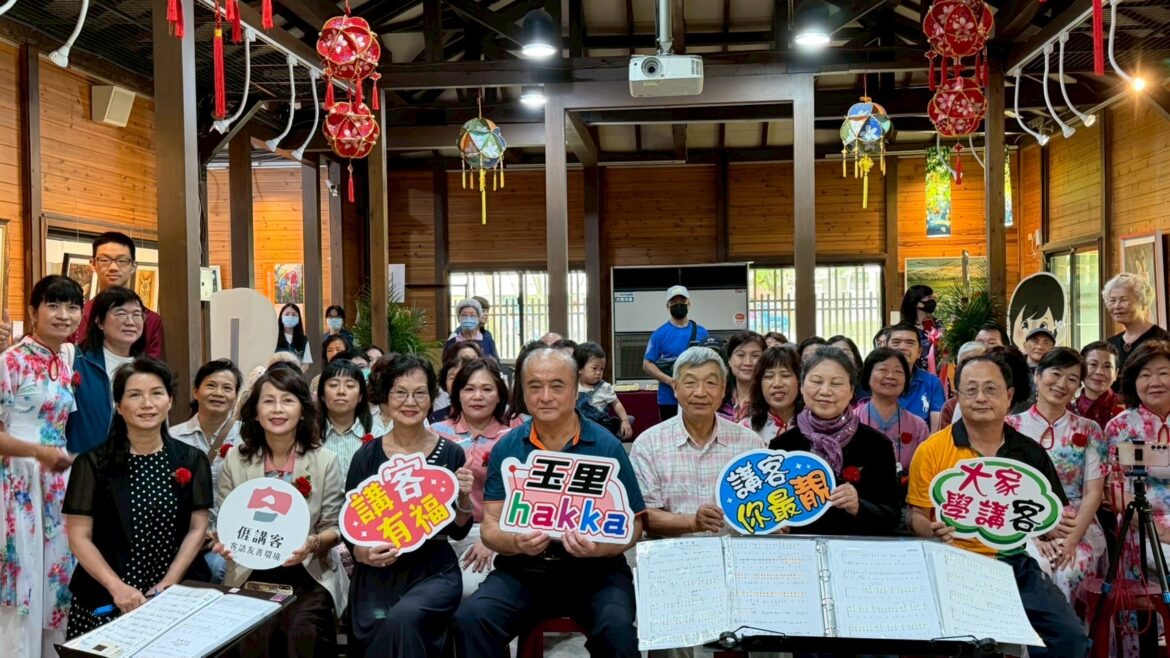用藝術書寫第二人生 郭華玲「摯情至愛」展傳遞生命感動